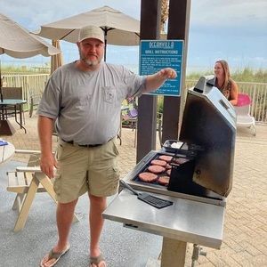 Meet your Posher, Max